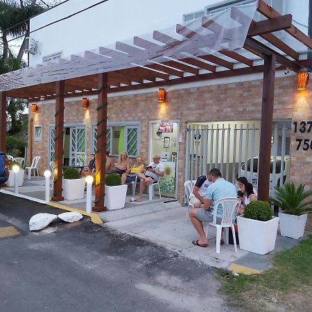 Hotel Pousada Girassol Matinhos Exterior photo